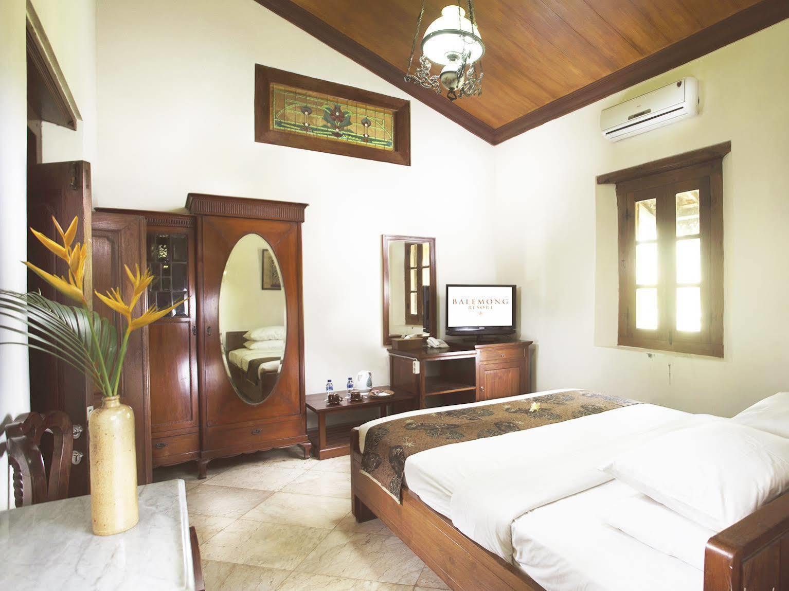 Hotel Melva Balemong Semarang Exterior foto