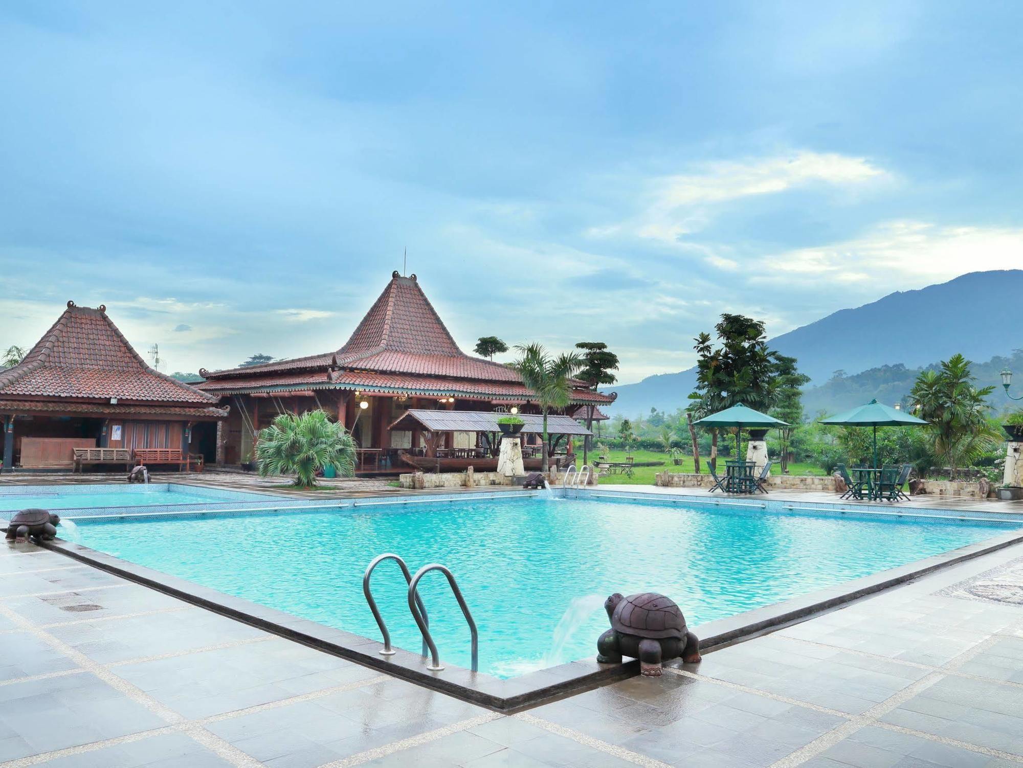 Hotel Melva Balemong Semarang Exterior foto
