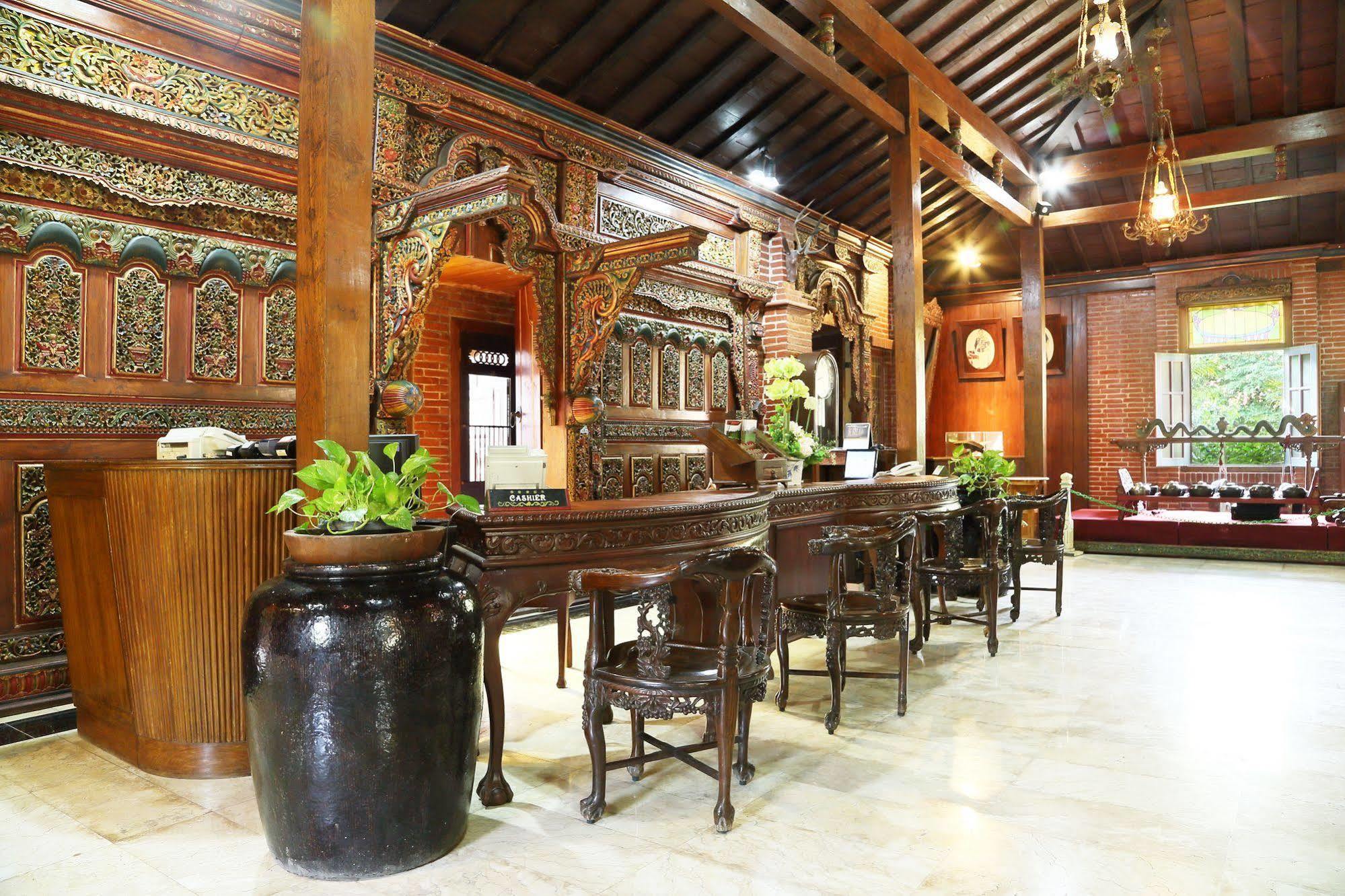 Hotel Melva Balemong Semarang Exterior foto