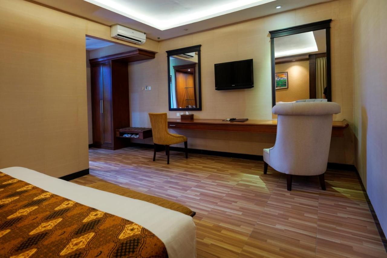 Hotel Melva Balemong Semarang Exterior foto