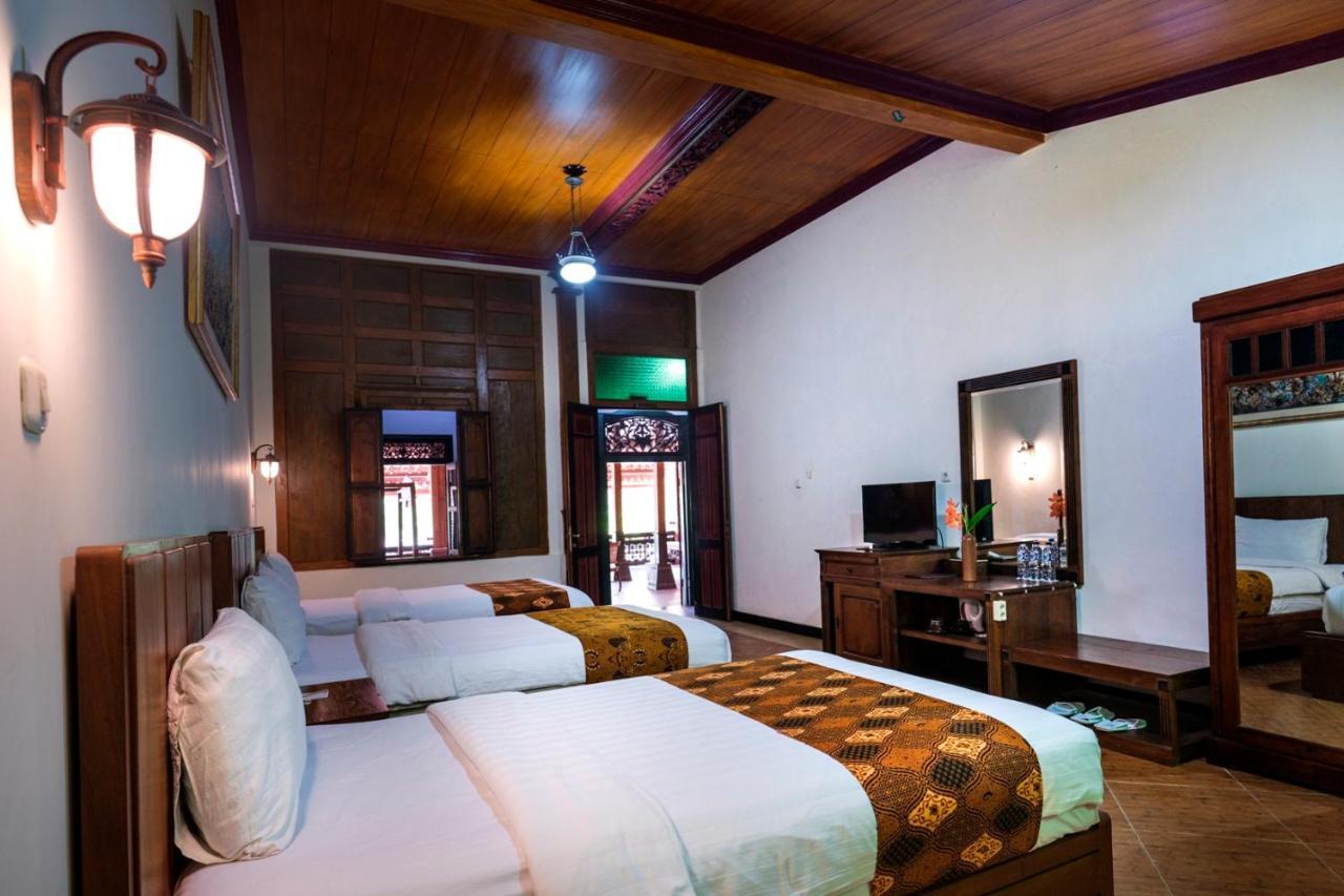 Hotel Melva Balemong Semarang Exterior foto